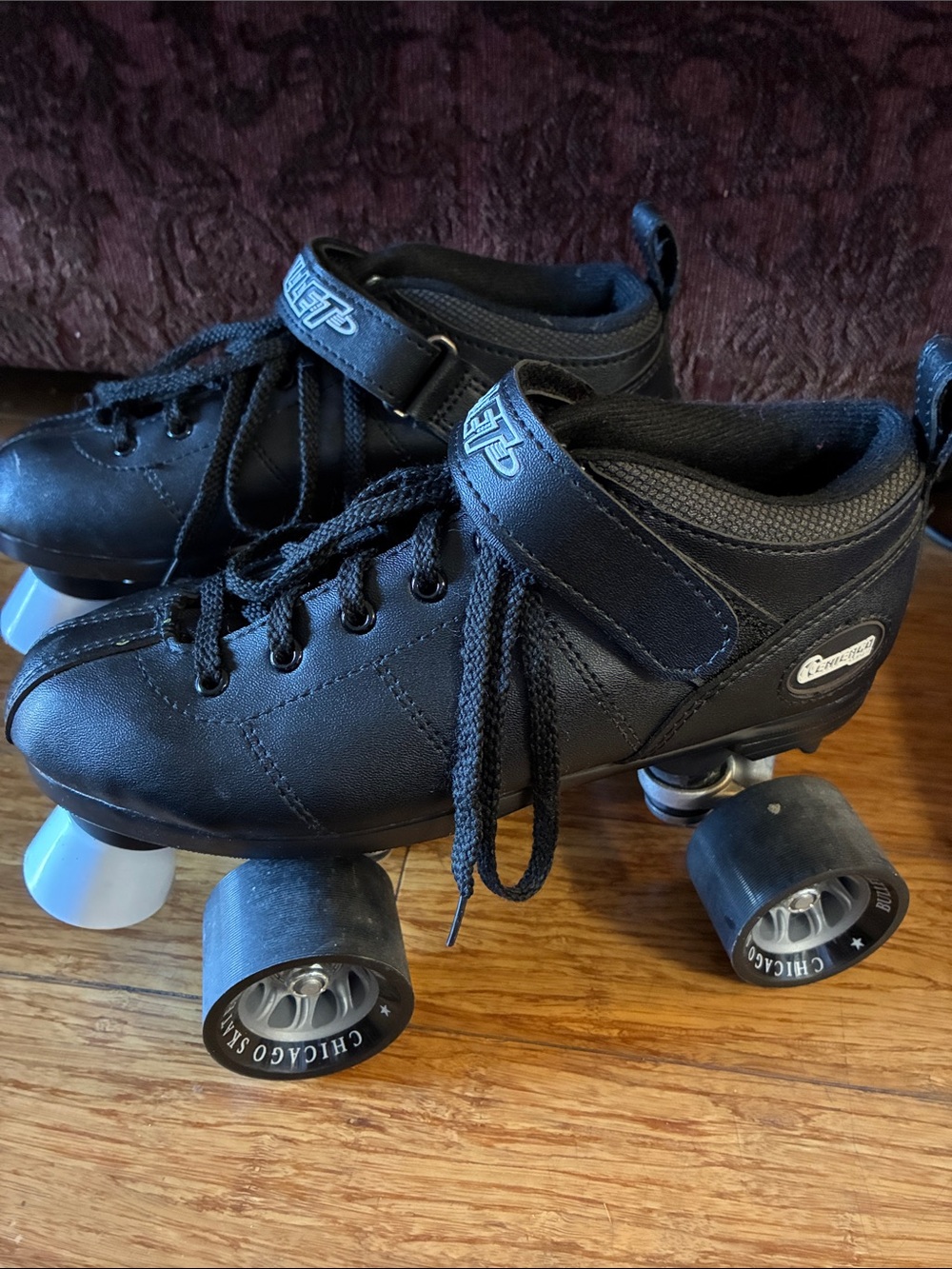 Bullet Chicago Skates men’s Size 8 Black Quad Roller Skates Like New!